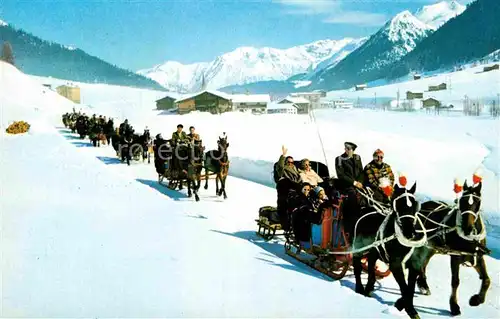 AK / Ansichtskarte Davos GR Schlittenfahrt nach Spinabad Monstein und Sertig Doerfli Winterpanorama Alpen Kat. Davos
