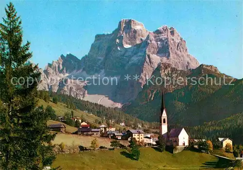 AK / Ansichtskarte Selva di Cadore Kirchenpartie mit Monte Pelmo Kat. Selva di Cadore