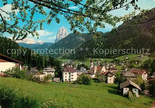 AK / Ansichtskarte Ortisei St Ulrich Malerische Ansicht mit Langkofel Dolomiten