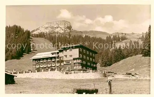 AK / Ansichtskarte Riezlern Kleinwalsertal Vorarlberg Sporthotel Auenhuette  Kat. Mittelberg