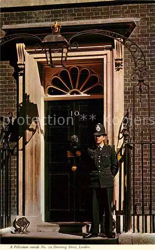 AK / Ansichtskarte Polizei Nr. 10 Downing Street London  Kat. Polizei