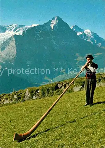 AK / Ansichtskarte Alphorn Alphornblaeser Berner Oberland Eiger  Kat. Musik