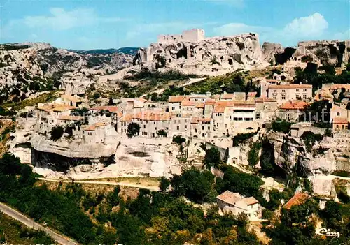 AK / Ansichtskarte Saint Remy aux Baux Provence Fliegeraufnahme beau site Kat. Saint Remy de Provence