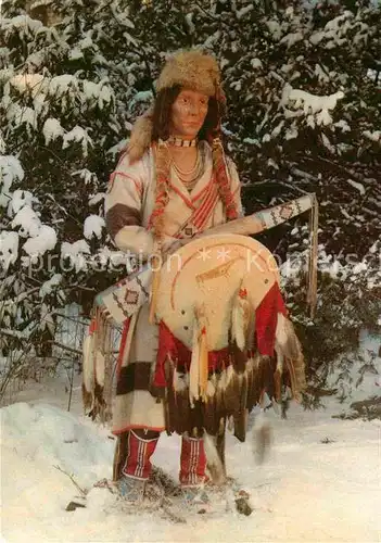 AK / Ansichtskarte Indianer Native American Schwarzfuss Indianer Winteranzug Karl May Museum Radebeul  Kat. Regionales