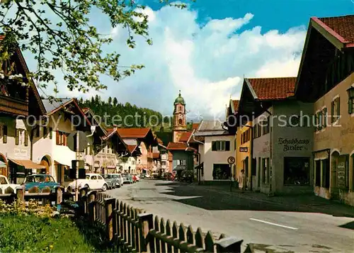 AK / Ansichtskarte Mittenwald Bayern Haeuser mit Freskenmalereien Lueftlmalerei Obermarkt Pfarrkirche Kat. Mittenwald