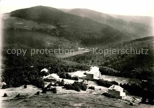 AK / Ansichtskarte Le Markstein Centre touristique et Station de Sport d hiver Hotels Lac de la Lauch vue aerienne Kat. Oderen