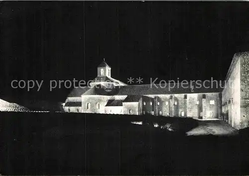 AK / Ansichtskarte Gordes Abbaye de Senanque Kloster Nachtaufnahme Kat. Gordes