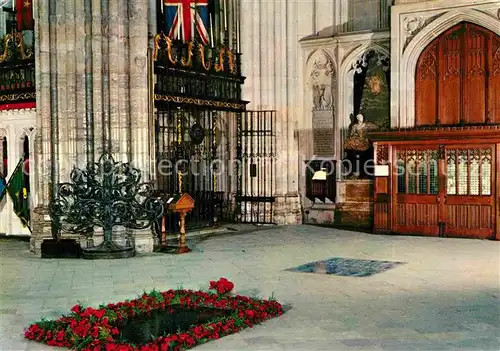 AK / Ansichtskarte London Grab des unbekannten Soldaten mit Gedenktafel Winston Churchill Westminster Abbey Kat. City of London