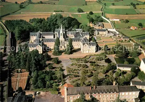 AK / Ansichtskarte Vihiers Sacre Coeur de Jesus et Premiere Maison Mere Vue aerienne Kat. Vihiers