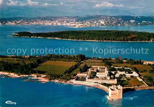 AK / Ansichtskarte Ile Saint Honorat Alpes Maritimes Abbaye de ND de Lerins Vue aerienne