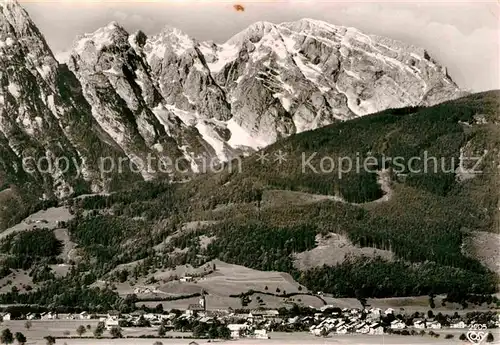 AK / Ansichtskarte Kuchl Gesamtansicht Luftkurort mit Hohem Goell Berchtesgadener Alpen Kat. Kuchl