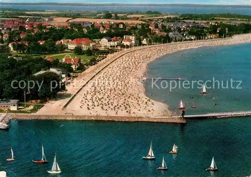 AK / Ansichtskarte Travemuende Ostseebad Fliegeraufnahme mit Strand Kat. Luebeck
