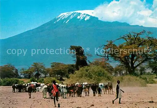 AK / Ansichtskarte Typen Afrika Masai Herdsmen Mount Kilimanjaro 