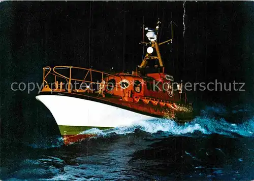 AK / Ansichtskarte Motorboote Strand Rettungsboot Siegfried Boysen  Kat. Schiffe