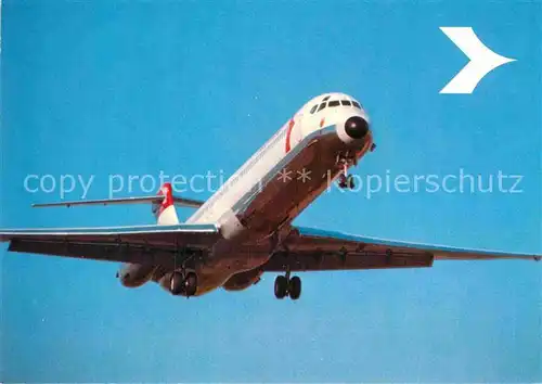 AK / Ansichtskarte Flugzeuge Zivil Austrian Airlines Douglas DC 9 Super 80 Kat. Airplanes Avions