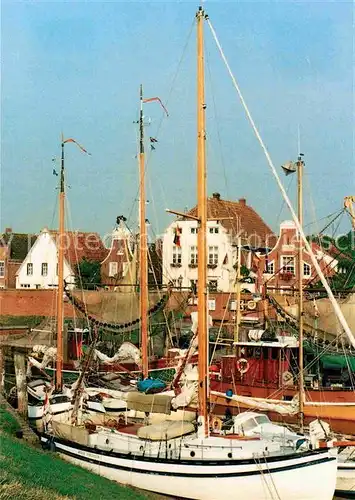 AK / Ansichtskarte Fischerei Fischkutter Greetsiel Hafen  Kat. Handwerk