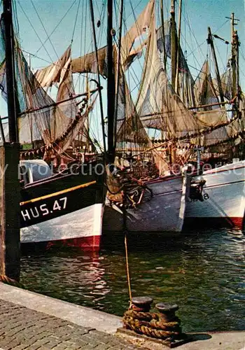 AK / Ansichtskarte Fischerei Krabbenfischer Boote Husum  Kat. Handwerk