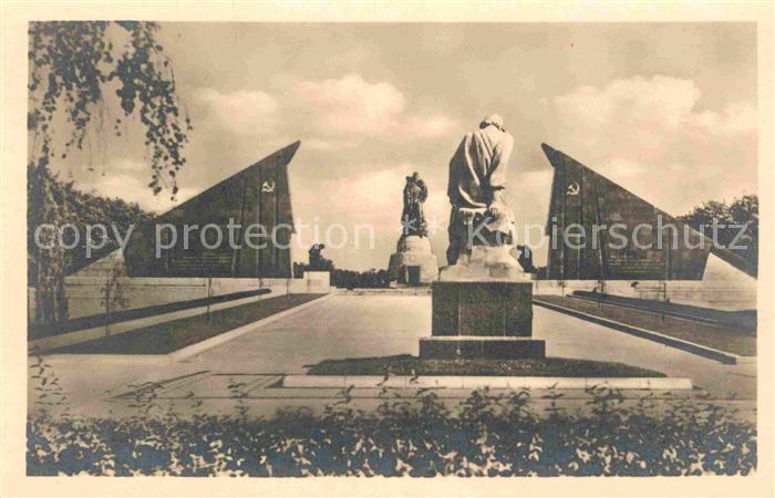 alte Ansichtskarte Berlin Treptow Sowjetisches Ehrenmal Militär Russland 2.WK 
