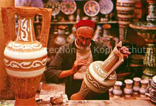 AK / Ansichtskarte Toepfern Decorateur de poterie Nabeul  Kat. Handwerk
