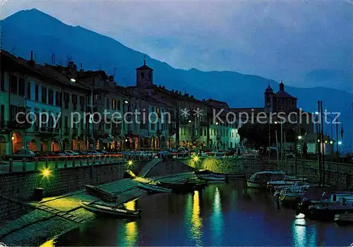 AK / Ansichtskarte Cannobio Lago Maggiore Seepromenade bei Nacht Kat. Italien