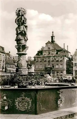 AK / Ansichtskarte Schwaebisch Gmuend Rathaus mit Brunnen Kat. Schwaebisch Gmuend