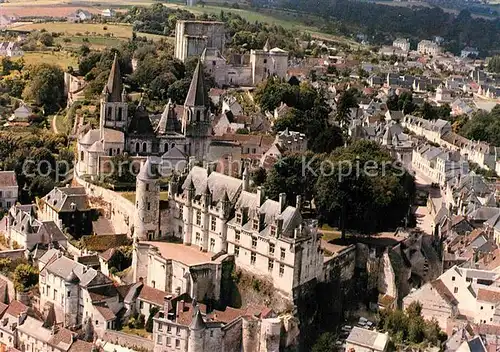 AK / Ansichtskarte Loches Indre et Loire Chateau Cite Medievale Logis Royal Eglise St Ours et le Donjon vue aerienne Kat. Loches