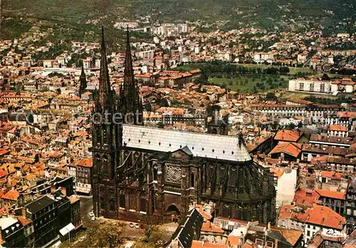 AK / Ansichtskarte Clermont Ferrand Puy de Dome Fliegeraufnahme Cathedrale Kat. Clermont Ferrand