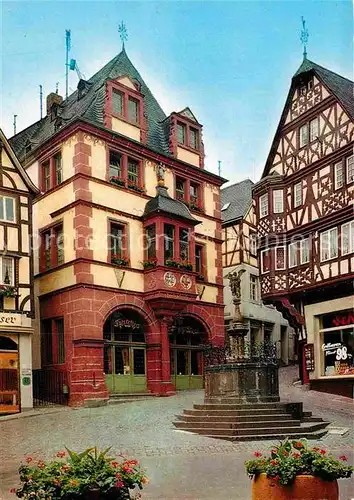 AK / Ansichtskarte Bernkastel Kues Marktplatz Fachwerkhaus Brunnen Kat. Bernkastel Kues