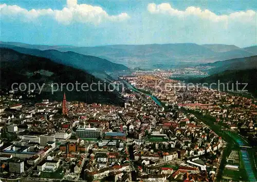 AK / Ansichtskarte Freiburg Breisgau Stadtpanorama Dreisam Fliegeraufnahme Kat. Freiburg im Breisgau