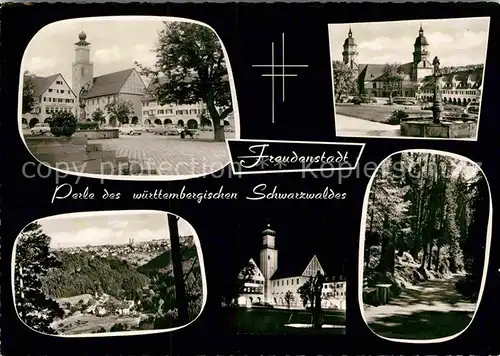 AK / Ansichtskarte Freudenstadt Perle des Schwarzwaldes Teilansicht Luftkurort Marktplatz Kirche Brunnen Waldpartie Kat. Freudenstadt