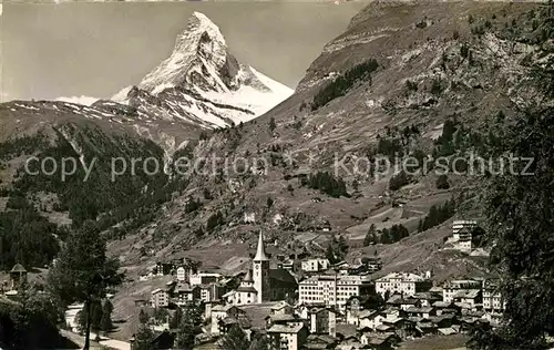 AK / Ansichtskarte Zermatt VS Gesamtansicht mit Matterhorn Walliser Alpen Kat. Zermatt