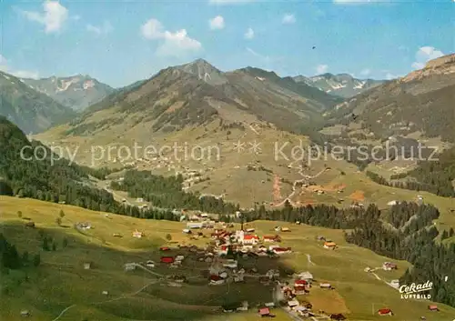 AK / Ansichtskarte Riezlern Kleinwalsertal Vorarlberg mit Hirschegg Alpenpanorama Fliegeraufnahme Kat. Mittelberg