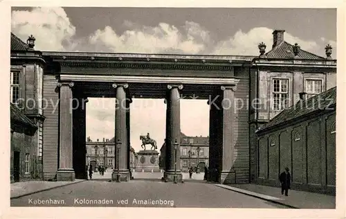 AK / Ansichtskarte Kobenhavn Kolonnaden ved Amalienborg Schloss Denkmal Kat. Kopenhagen