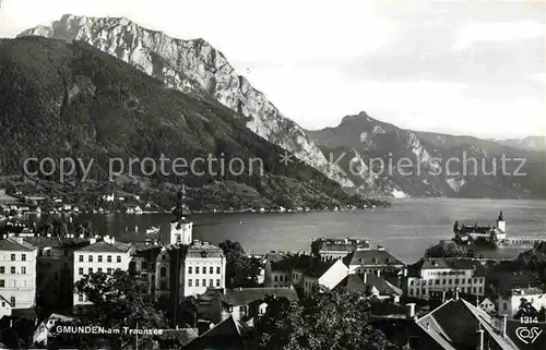 AK / Ansichtskarte Gmunden Salzkammergut Panorama Traunsee mit Gruenberg Schlafender Griechin Alpen Kat. Gmunden