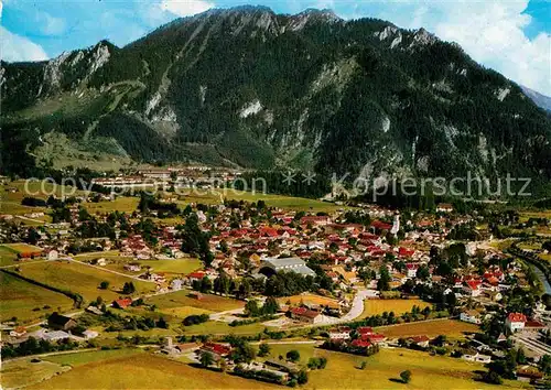 AK / Ansichtskarte Oberammergau Gesamtansicht Passionsspielort Alpen Fliegeraufnahme Kat. Oberammergau