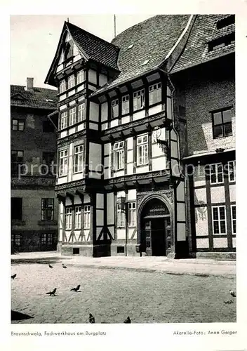 AK / Ansichtskarte Braunschweig Fachwerkhaus am Burgplatz Fachwerkhaus Kat. Braunschweig