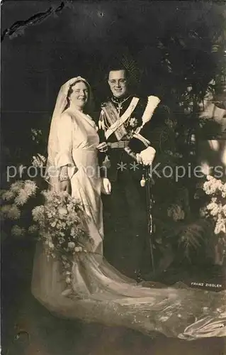 AK / Ansichtskarte Adel Niederlande Prinselijk Bruidspaar 7 Januari 1937 Kat. Koenigshaeuser