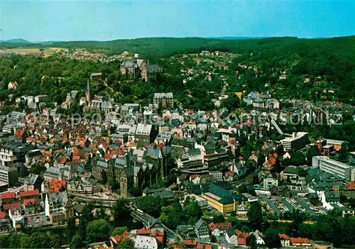 AK / Ansichtskarte Marburg Lahn Blick auf Altstadt und Schloss Fliegeraufnahme Kat. Marburg