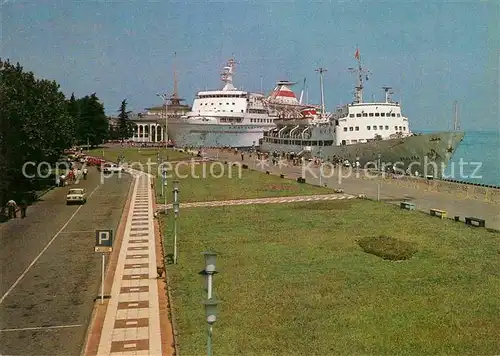 AK / Ansichtskarte Batumi Hafen Dampfer 