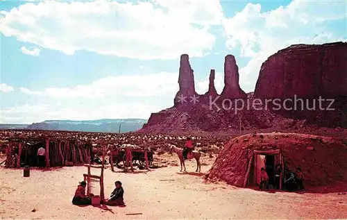 AK / Ansichtskarte Indianer Native American Navajo Summer Shelter Three Sisters Monument Valley Mud Hogan  Kat. Regionales