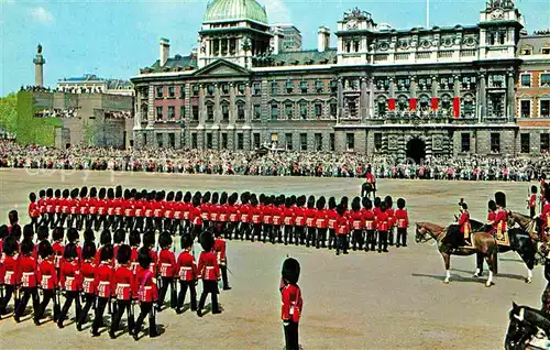 AK / Ansichtskarte Leibgarde Wache Horseguards Parade Trooping the Colour London  Kat. Polizei