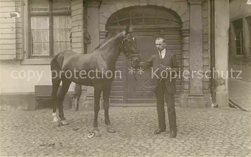 AK / Ansichtskarte Freiburg Breisgau Muensterplatz Pferd Reiter Kat. Freiburg im Breisgau