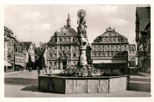 AK / Ansichtskarte Schwaebisch Gmuend Oberer Marktplatz Brunnen Rathaus Kat. Schwaebisch Gmuend