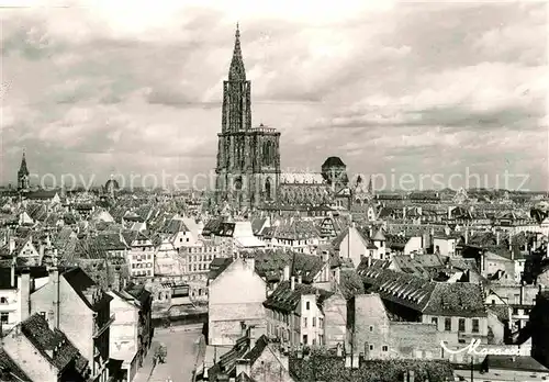 AK / Ansichtskarte Strasbourg Alsace Vue generale et la Cathedrale Kat. Strasbourg