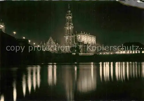AK / Ansichtskarte Dresden Katholische Hofkirche und Italienisches Doerfchen Nachtaufnahme Kat. Dresden Elbe