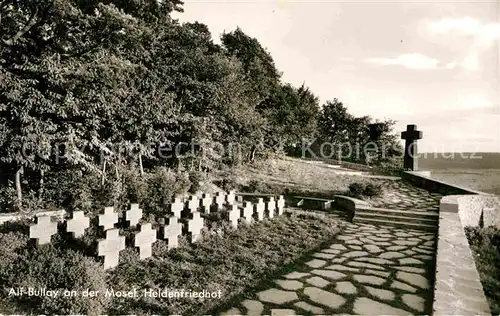 AK / Ansichtskarte Alf Bullay Mosel Heldenfriedhof
