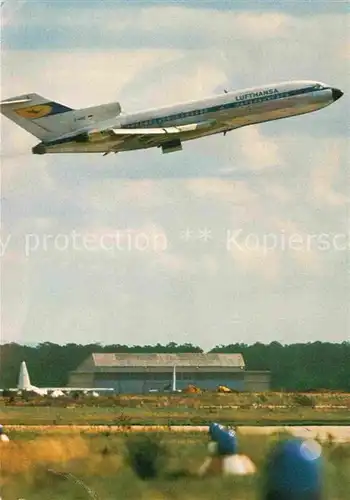 AK / Ansichtskarte Lufthansa Europa Jet Kat. Flug