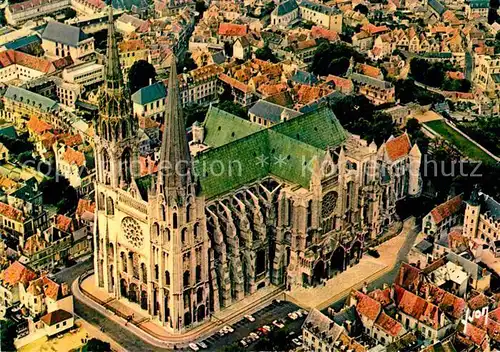 AK / Ansichtskarte Chartres Eure et Loir Vue aerienne de la Cathedrale Kat. Chartres