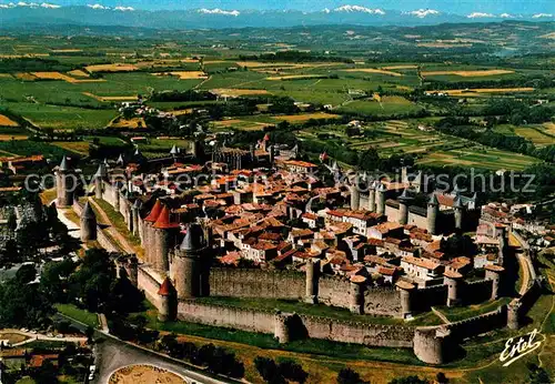 AK / Ansichtskarte Carcassonne Vue aerienne de la cite prise du nord est Kat. Carcassonne