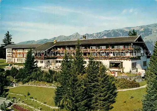 AK / Ansichtskarte Sonthofen Oberallgaeu Kur und Sporthotel Allgaeuer Berghof mit Alpe Eck Allgaeuer Alpen Kat. Sonthofen